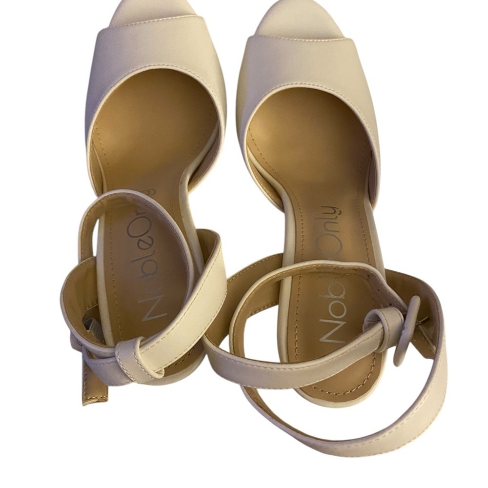New Noble Only Cream Platform Heels Diva Living Doll 6 “ Tall - Picture 6 of 12